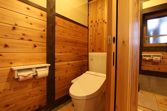 シャワートイレ