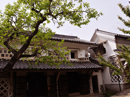 なまこ壁の民家